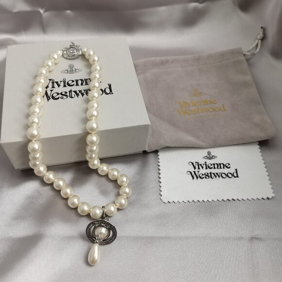Brand new Vivienne Westwood  Pearl necklace in silver - Picture 10 of 10